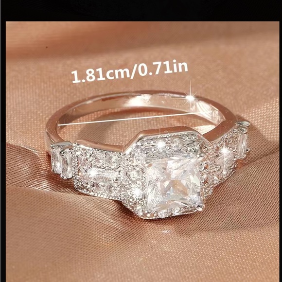 Zircon Diamond Silver Ring - Picture 5 of 5